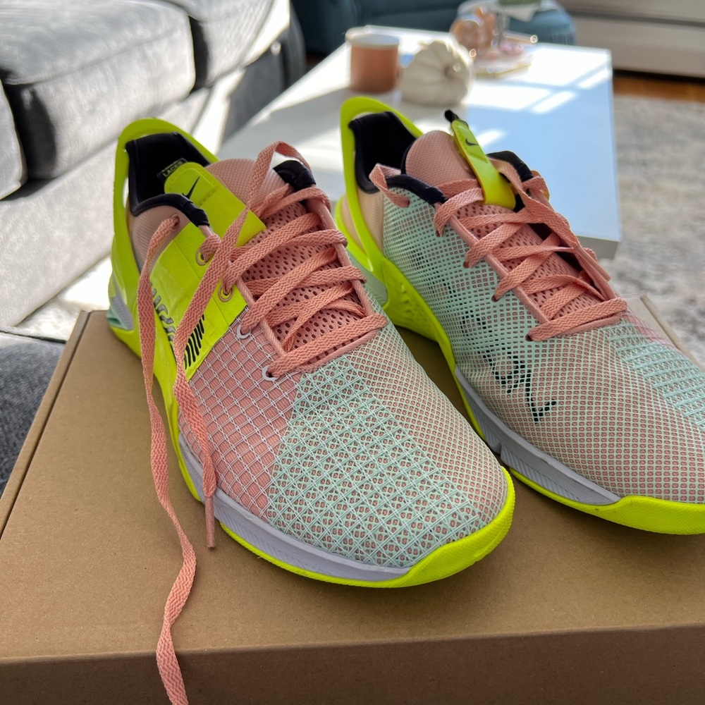 Nike Metcon 8 FlyEase Women's Easy On/Off Training Shoes